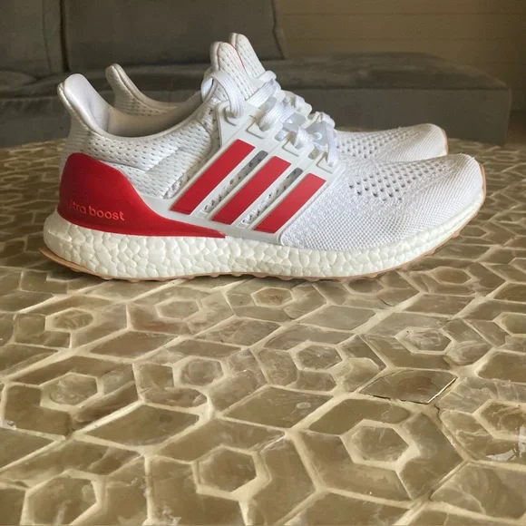 Adidas men’s Ultra boost 1.0 in Cloud White/Better Scarlet/Gum (8) - Picture 12 of 13